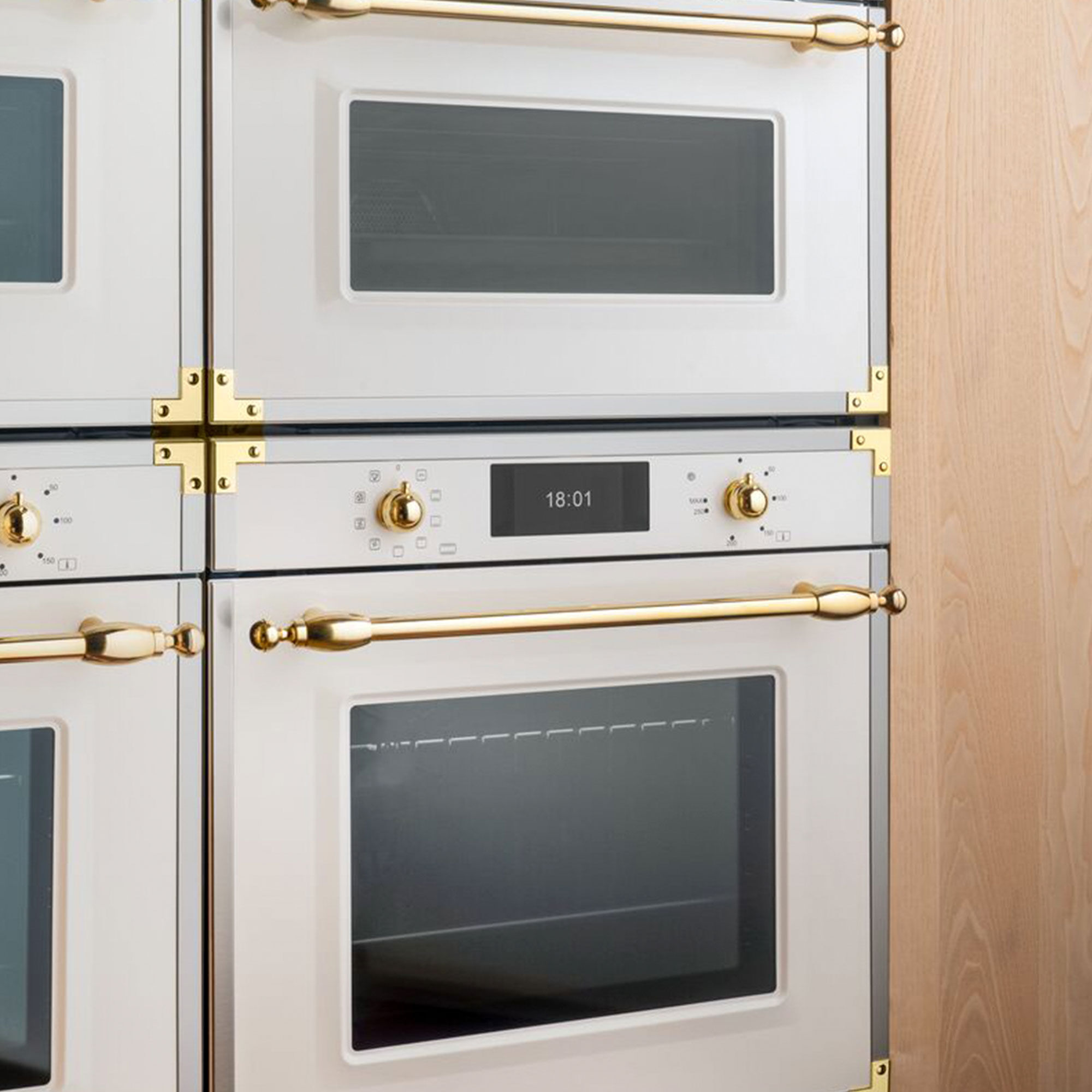 FHER6117CTAG3 Heritage dampovn med pyrolyse 80 liter, elfenbenshvid/guld