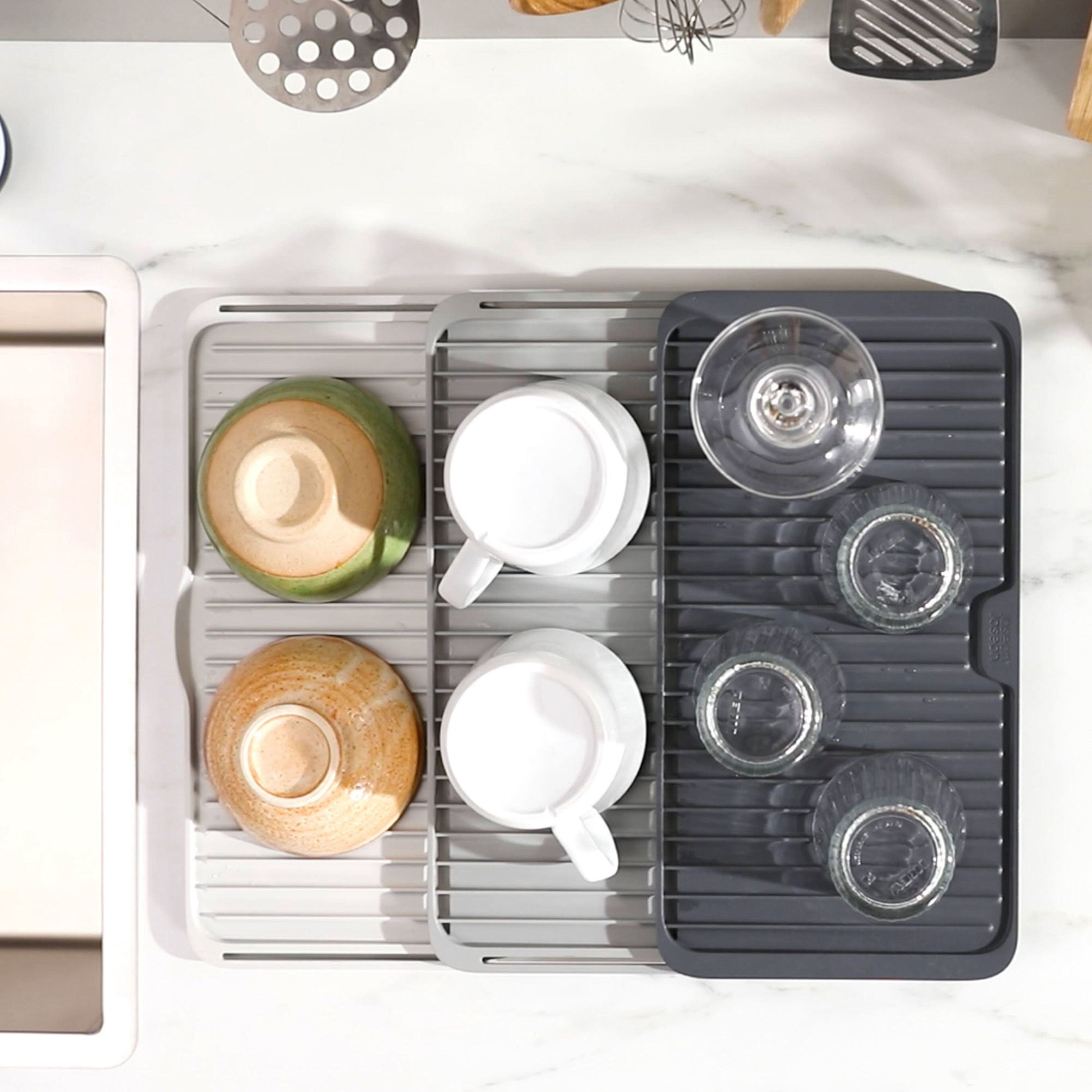 joseph-joseph-udtraekkelig-opvaskemaatte-graa-85178-58232-6