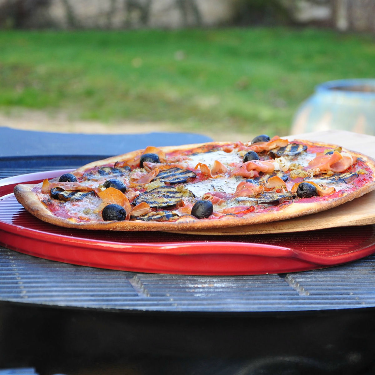 Räfflad pizzasten Ø40 cm, röd