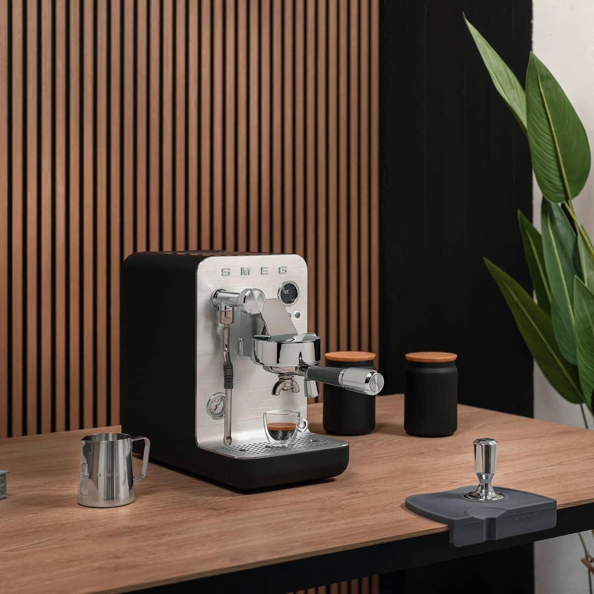 Espressokeitin, musta