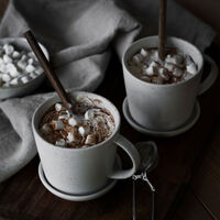 Kopp m fat, d8/10 h8,5cm, hvit/prikker