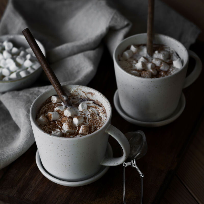 Kopp m fat, d8/10 h8,5cm, hvit/prikker