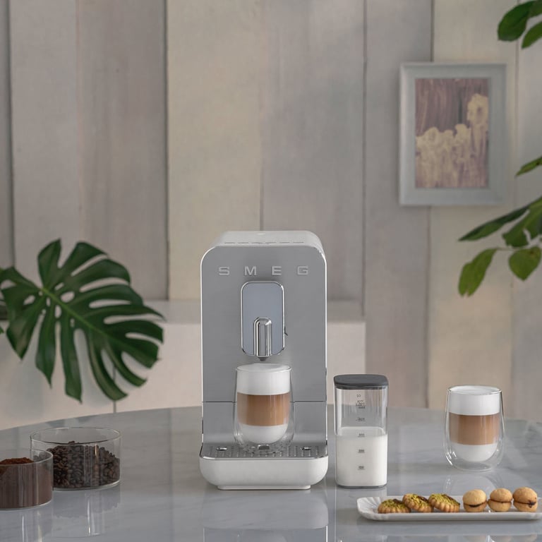 Fuldautomatisk espressomaskine, hvid