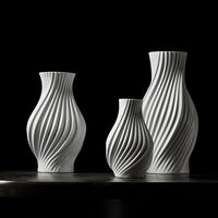 Lyngby Porcelæn Twist vase 25 cm, hvit