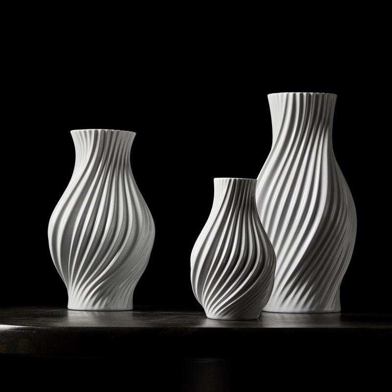 Lyngby Porcelæn Twist maljakko 25 cm, valkoinen