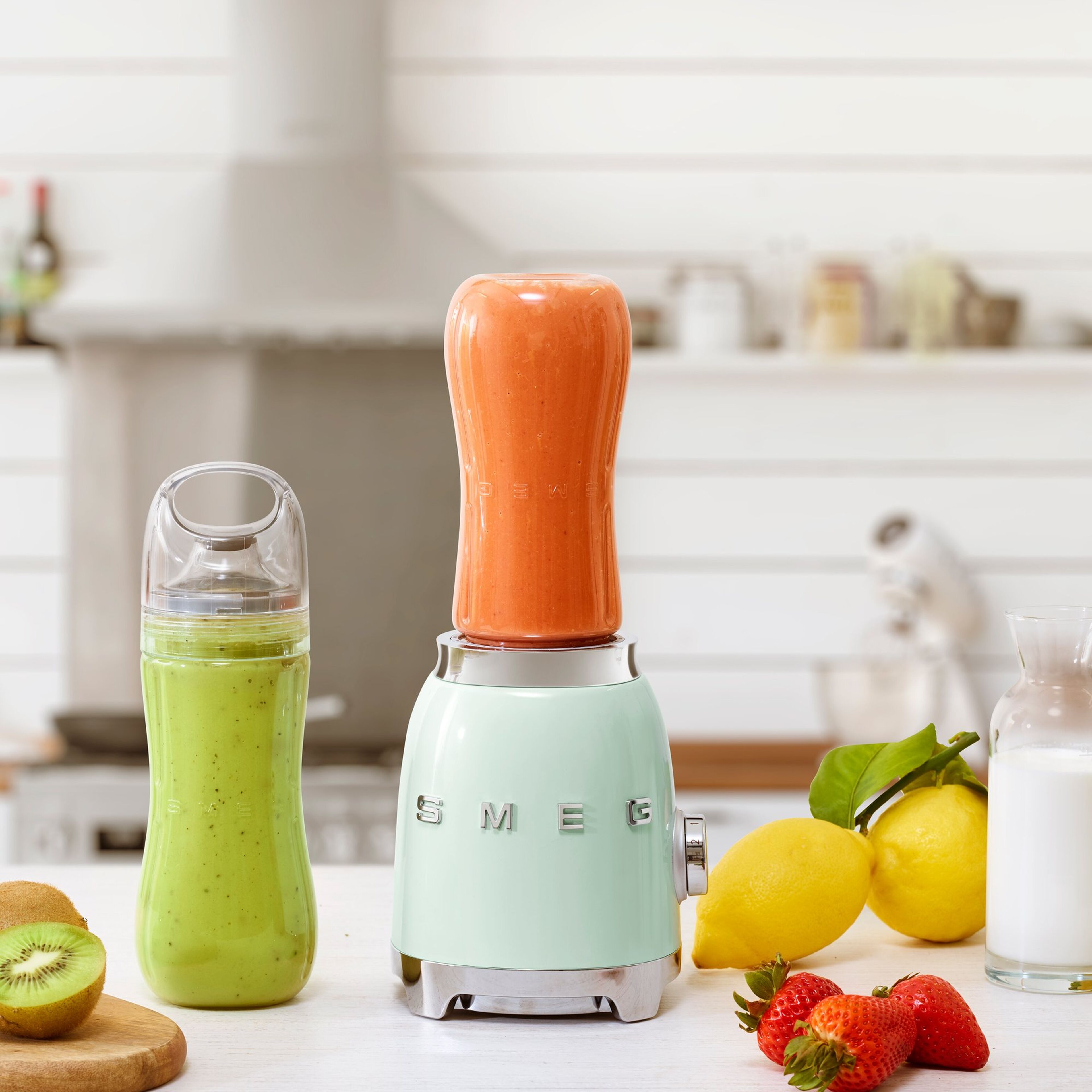 smeg-personal-blender-pastelgroen-pbf01pgeu-56437-4