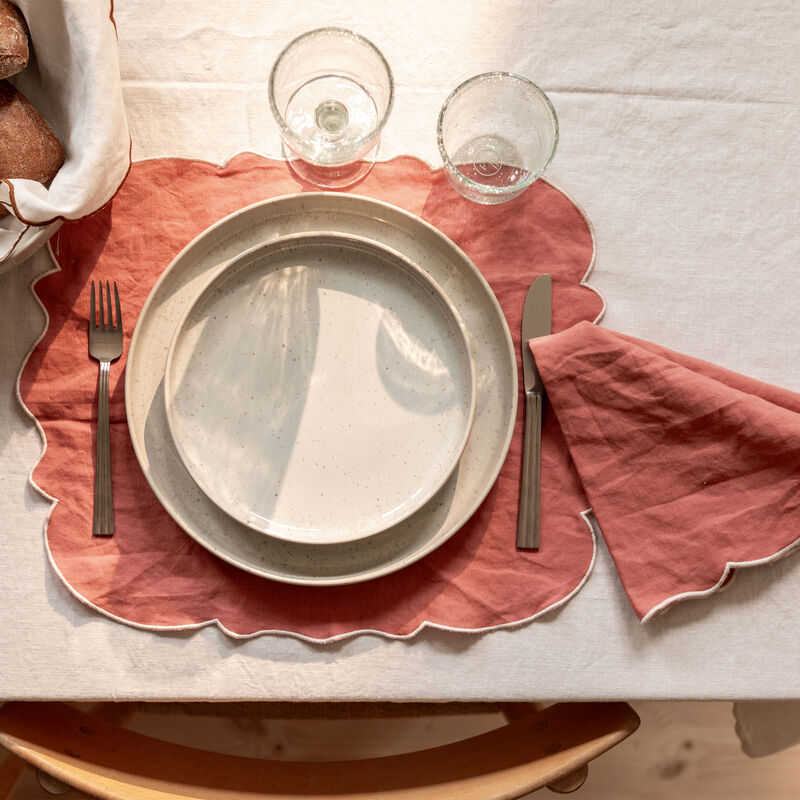 Gia pöytätabletti pellavaa 45 × 35 cm 2-pakkaus, vaaleanpunainen/valkoinen