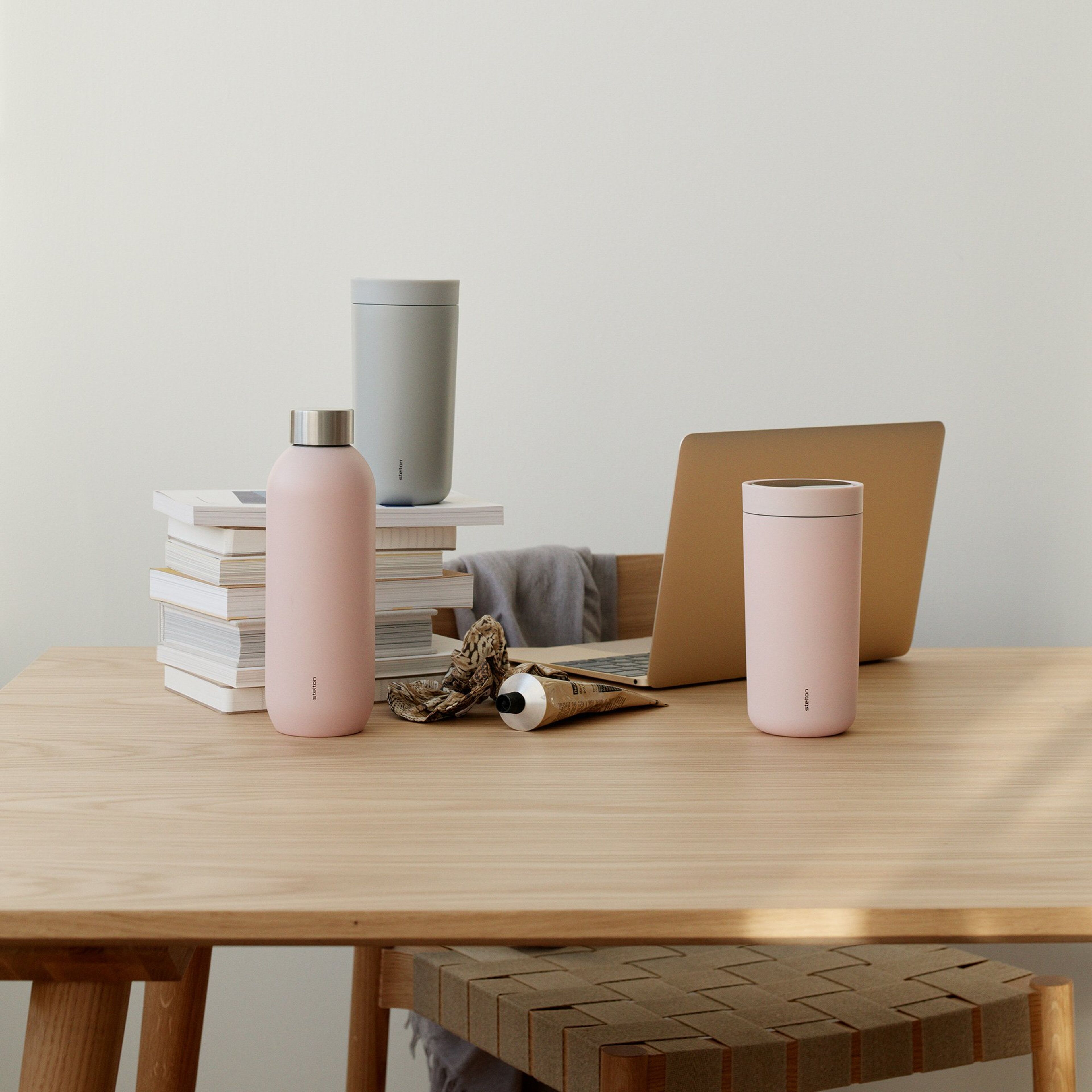 stelton-keep-cool-drikkeflaske-0-6-liter-soft-rose-355-14-50668-2