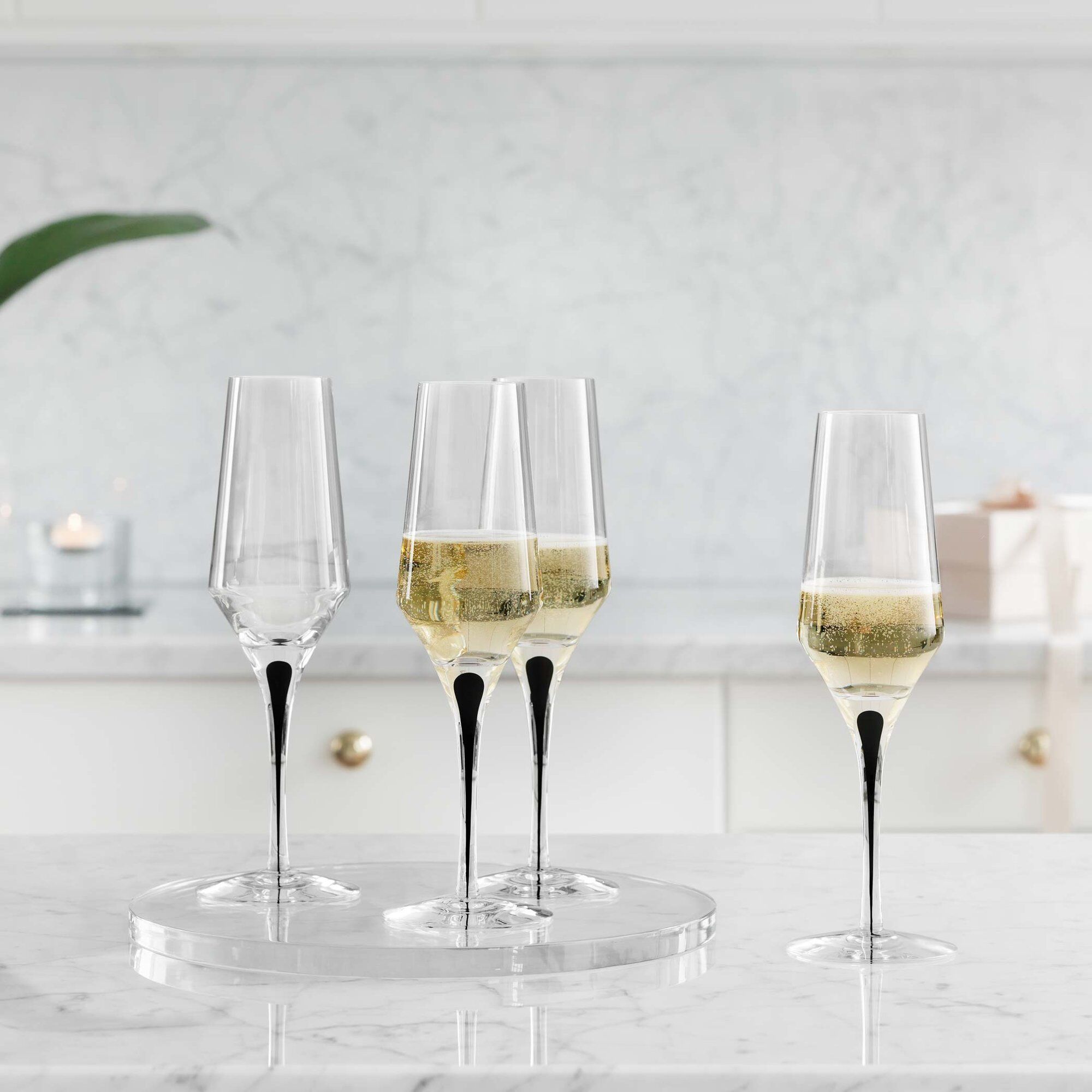 Alternativ bild 1 för Orrefors Metropol Champagneglas 27 cl