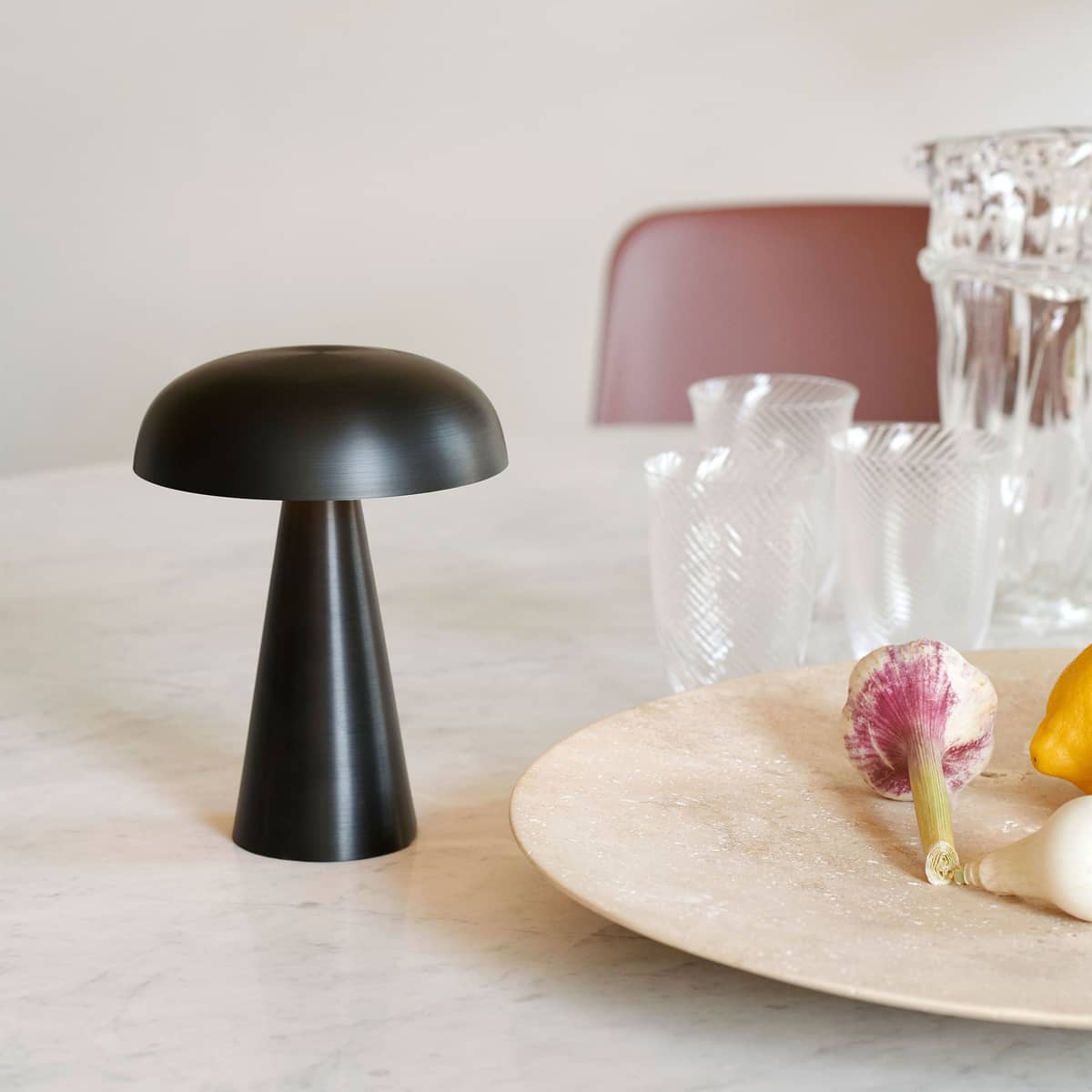 AndTradition Som SC53 bærbar lampe, sort