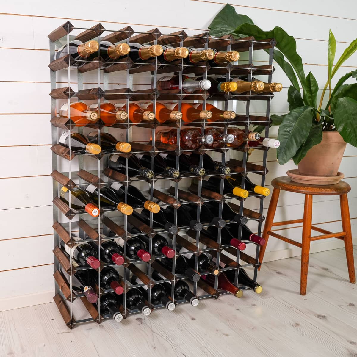 Itse koottava viinipulloteline 90 pullolle, tumma tammi 