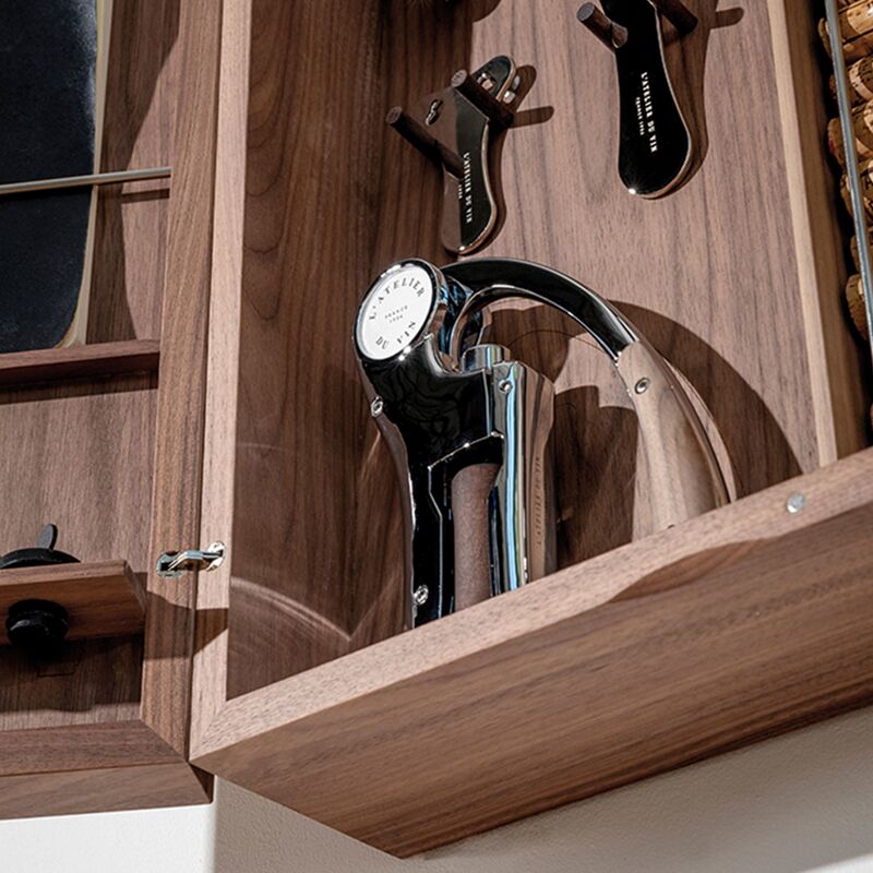 Cabinet d'Oeno-Curiosités skab med vintilbehør