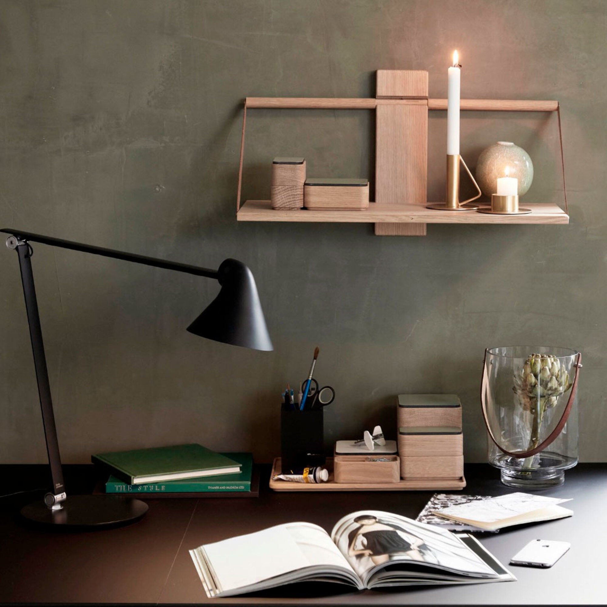 Alternativ bild 1 för Andersen Furniture Wood wall Shelf 60 x 25 x 32 cm Large Oak