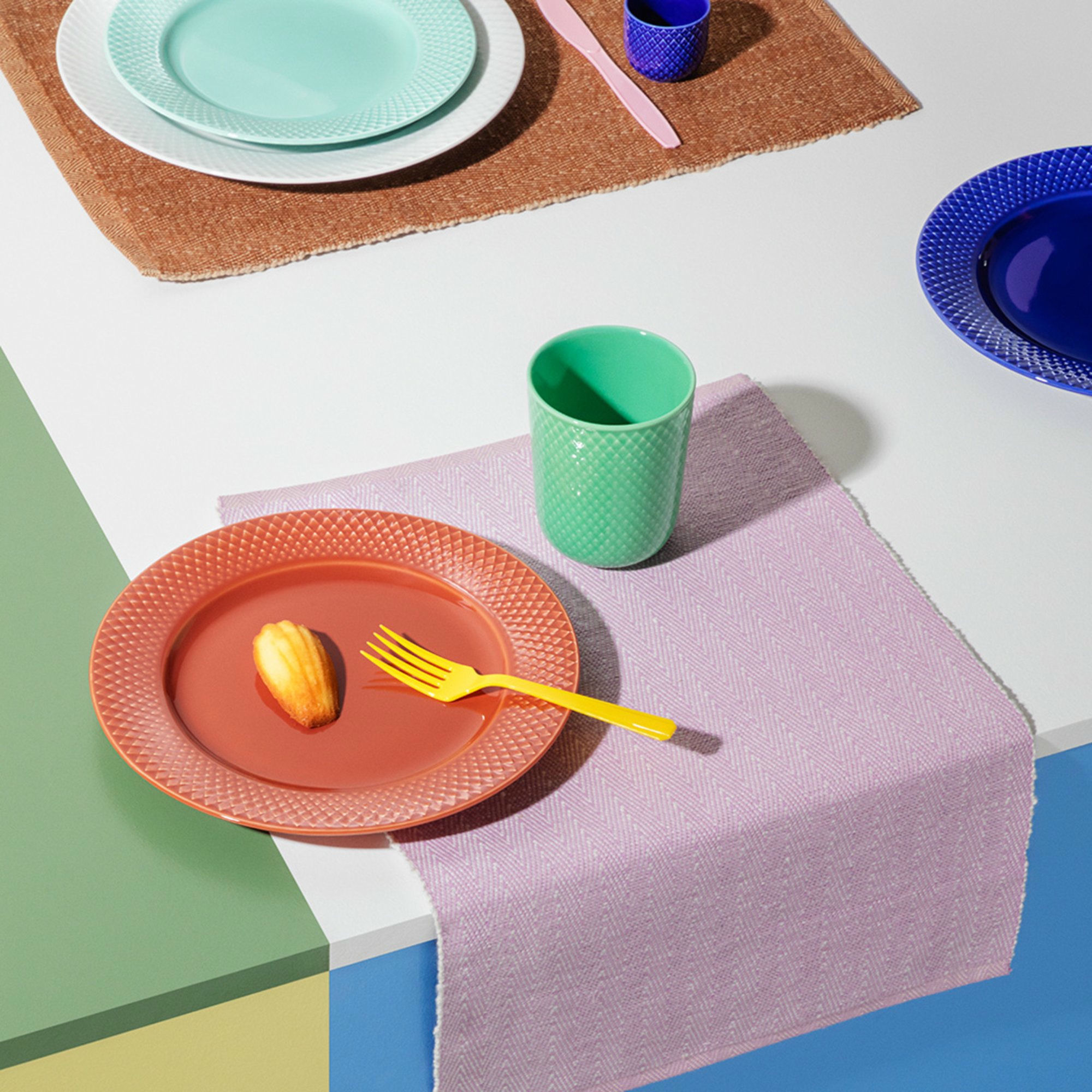 Alternativ bild 1 för Lyngby Porcelæn Herringbone bordstablett, brun