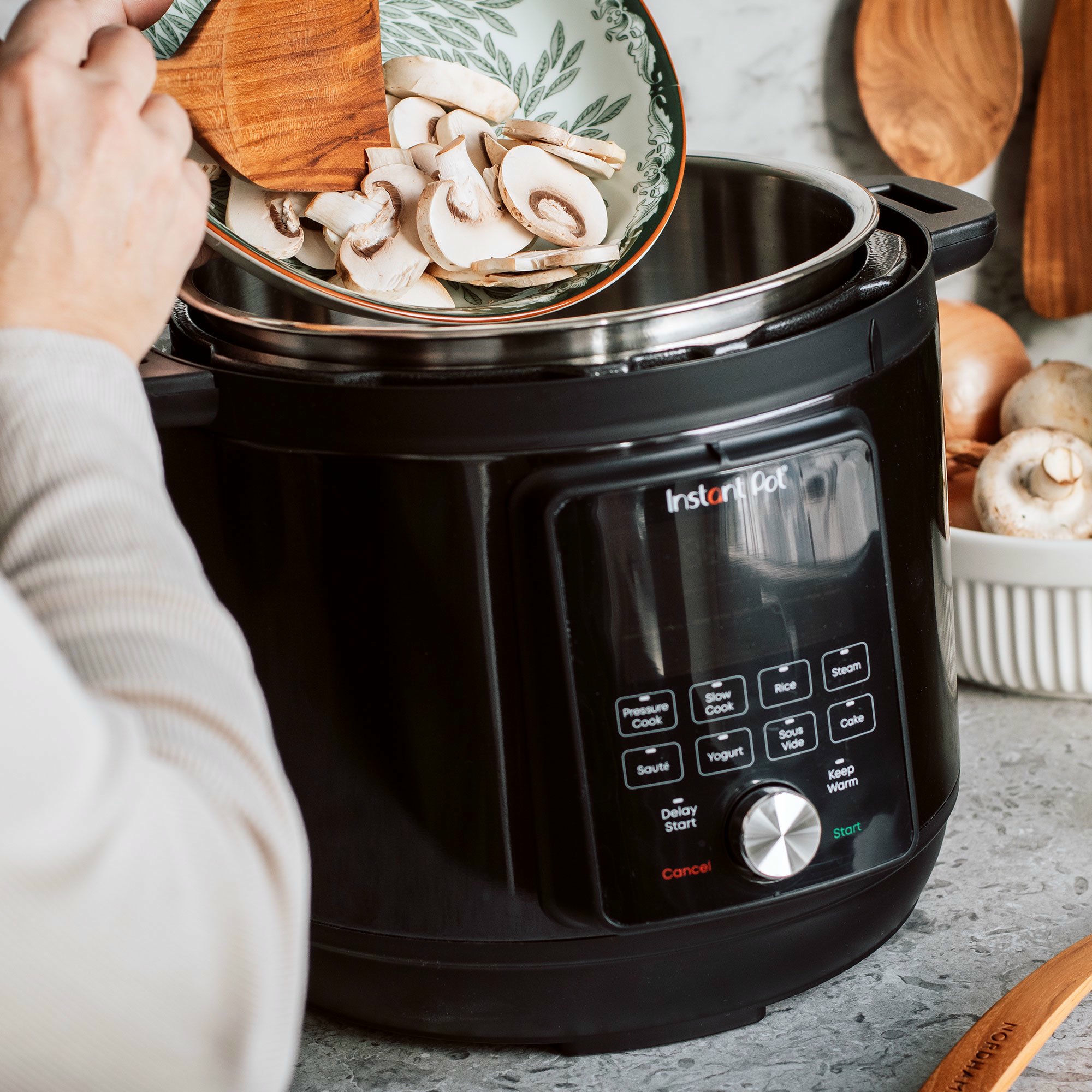 Alternativ bild 1 för Instant Pot Duo Plus tryckkokare
