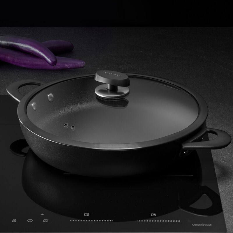 Scanpan Pro SB+ serveringspanne med lokk 32 cm