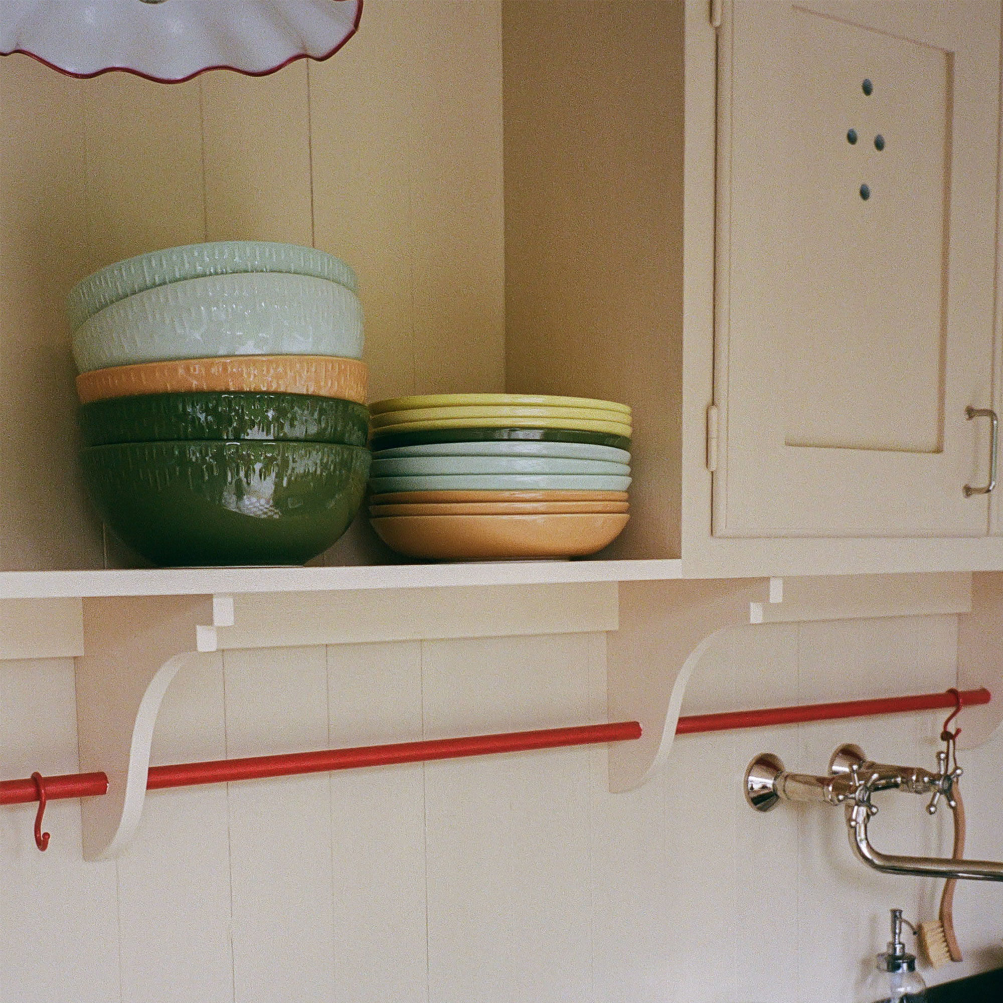 Confetti pastatallerken 23 cm, mustard