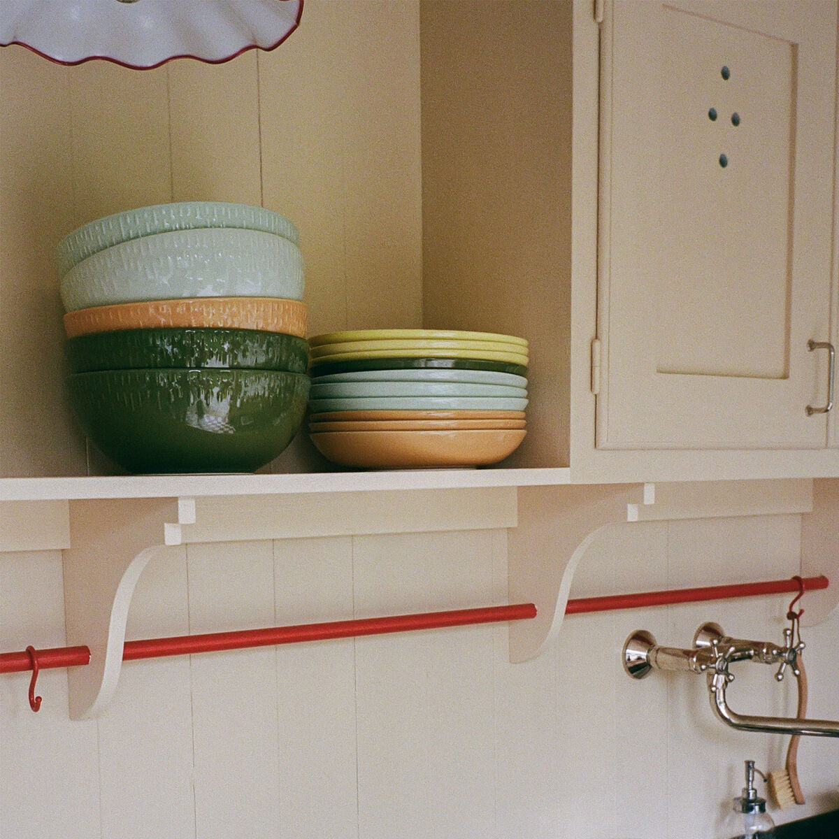 Confetti pastatallerken 23 cm, mustard