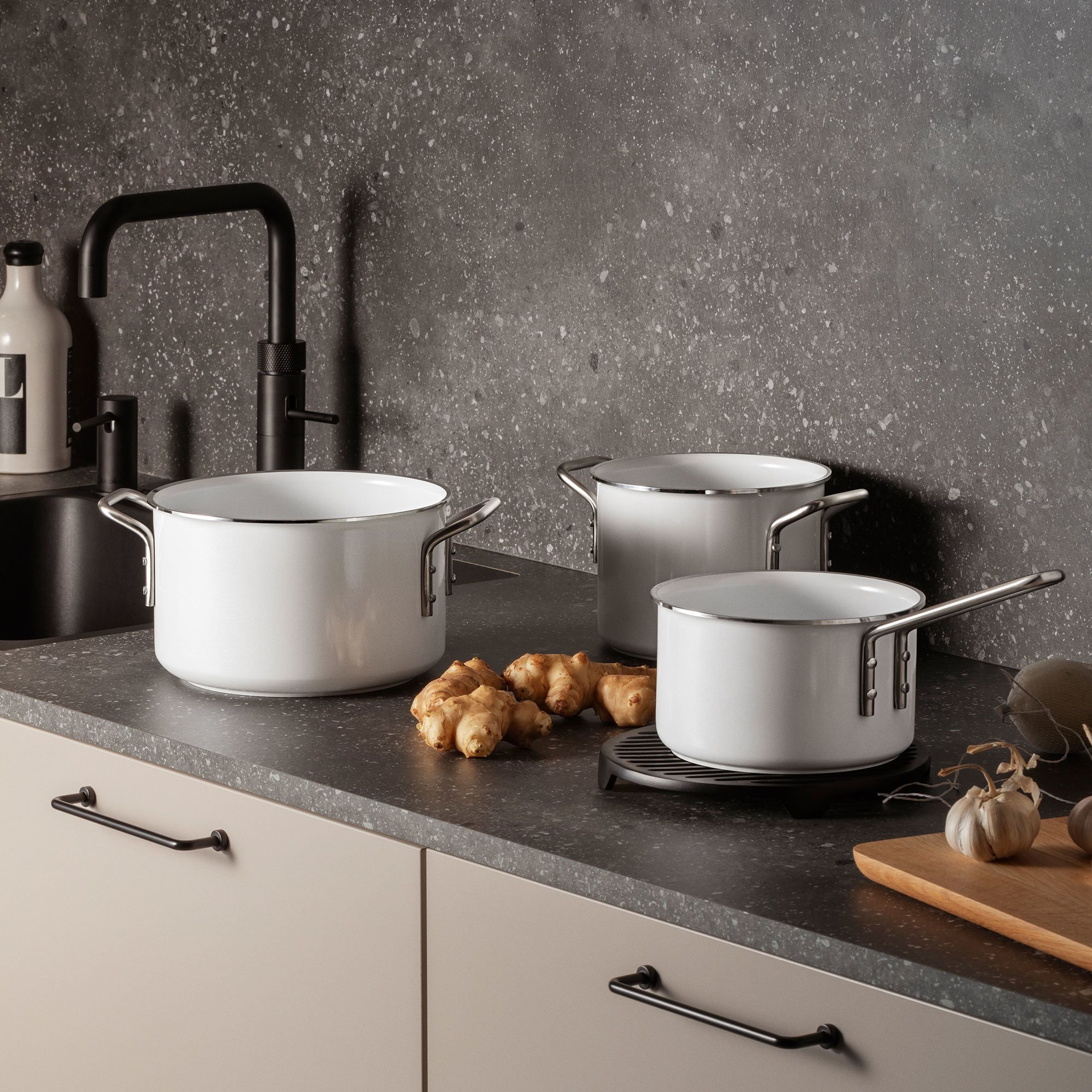 eva-trio-white-line-gryde-266670-65184-2