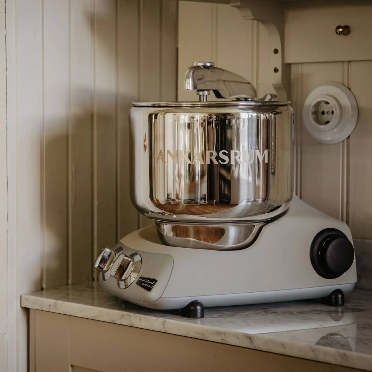 Assistent Original AKM6230B + Köttkvarn Komplett, harmony beige