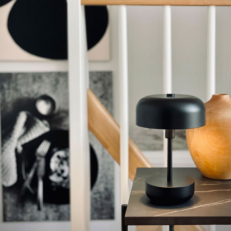 Dyberg Larsen Haipot portabel LED-bordslampa, svart