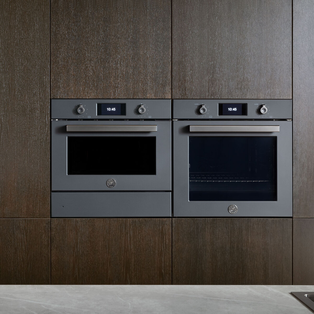 FPRO4077MTN3 Professional kombiovn med mikrofunksjon, carbonio