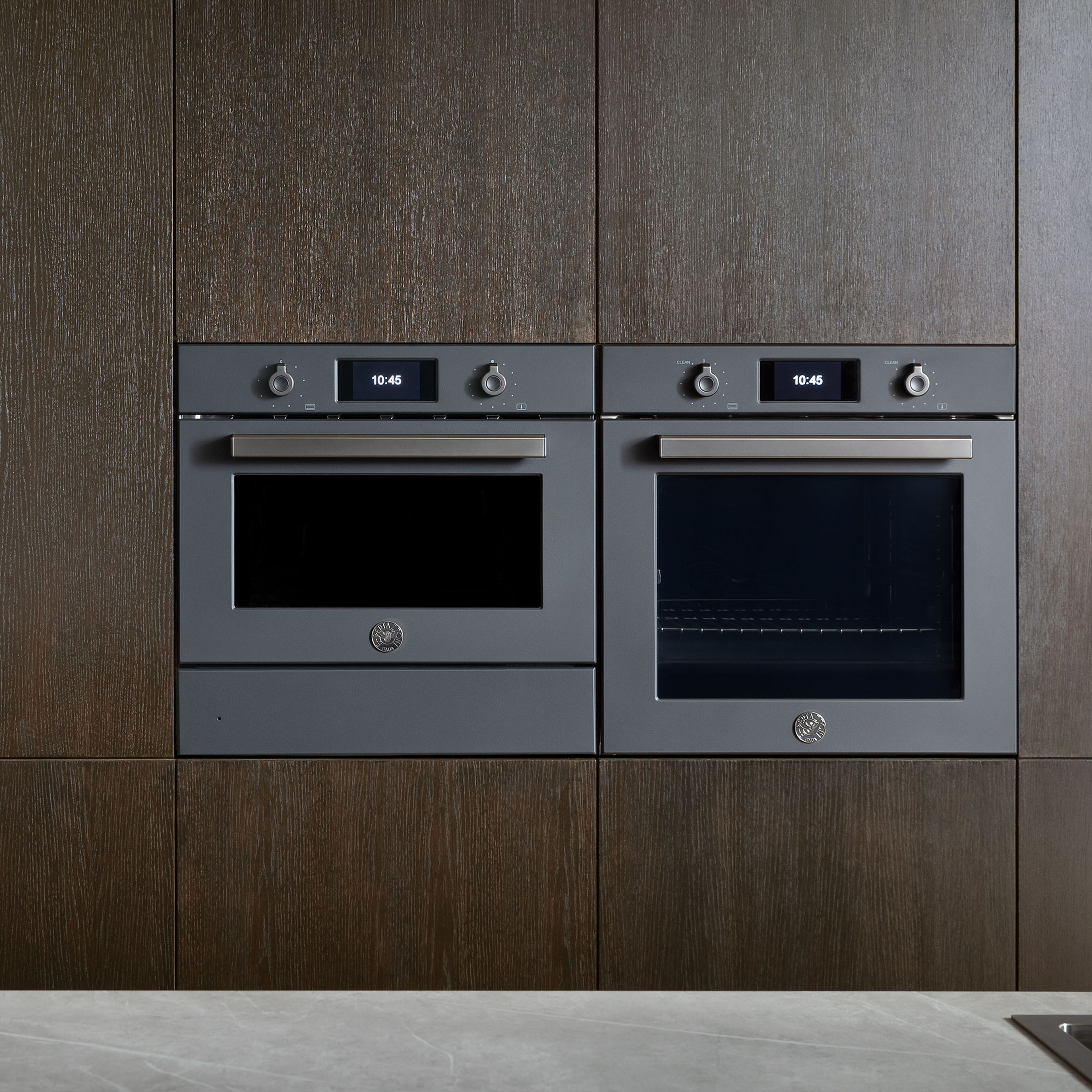 FPRO4077MTN3 Professional kombiovn med mikrofunksjon, carbonio