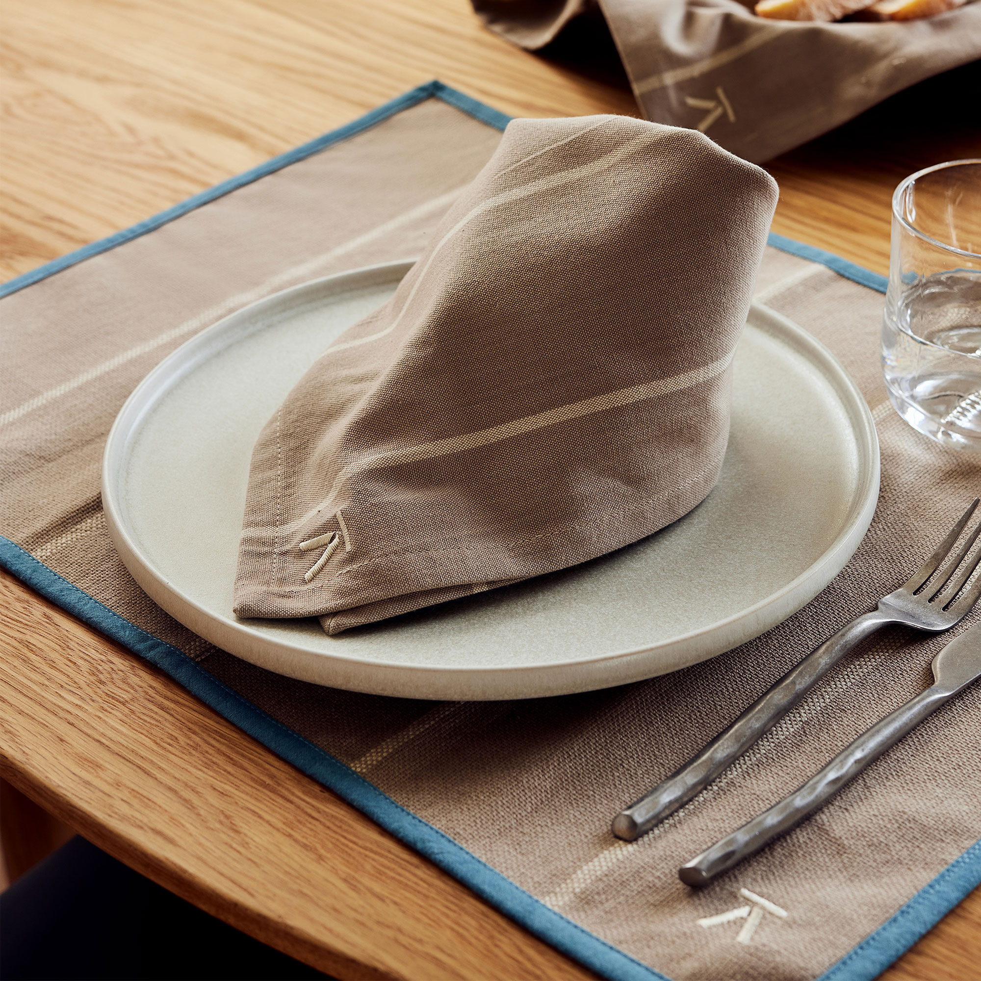 Dækkeserviet 50 x 36 cm, beige/blå