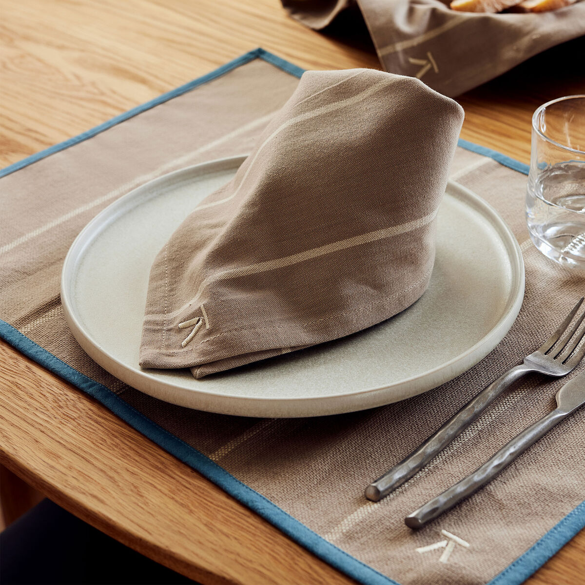 Dækkeserviet 50 x 36 cm, beige/blå