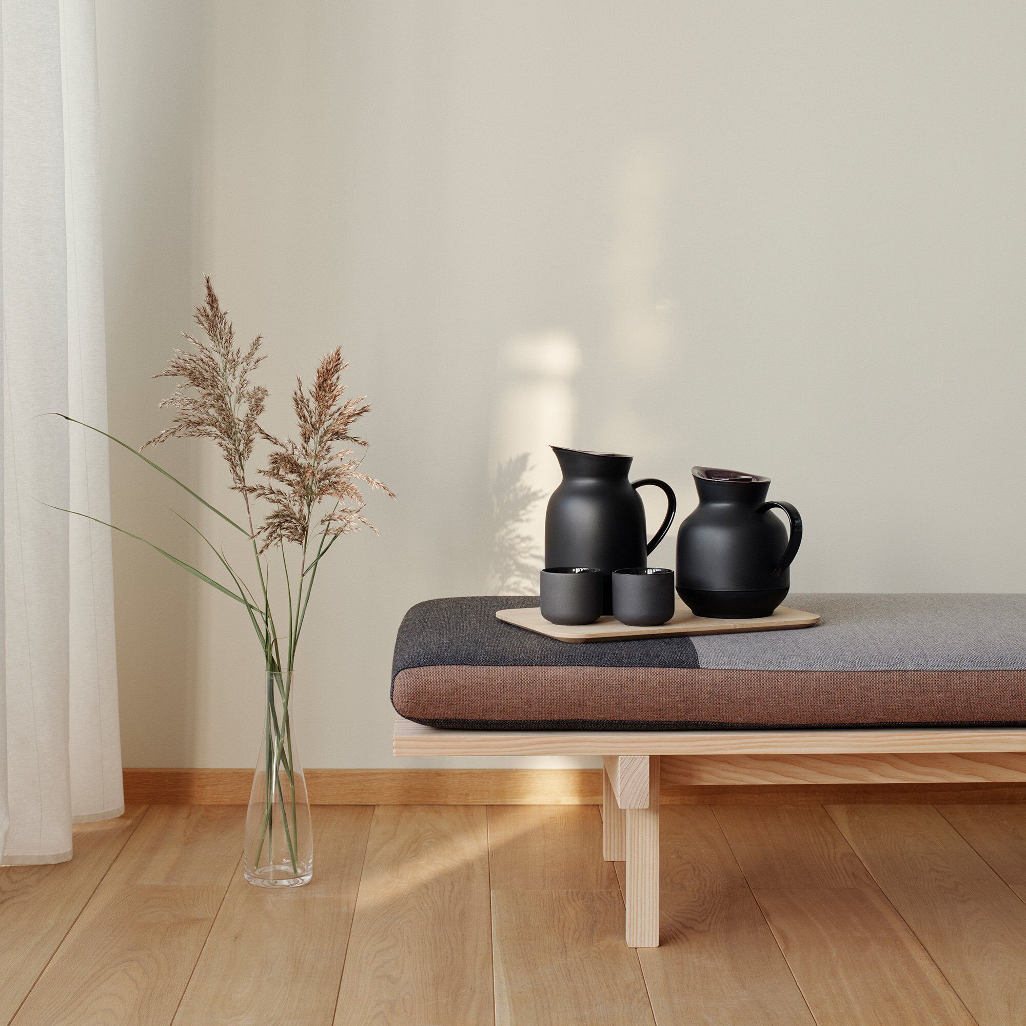 Alternativ bild 1 för Stelton Amphora termoskanna 1 liter, kaffe, soft black