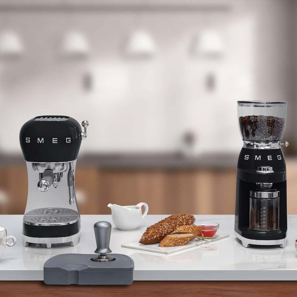 ECF02 Espressokone, musta