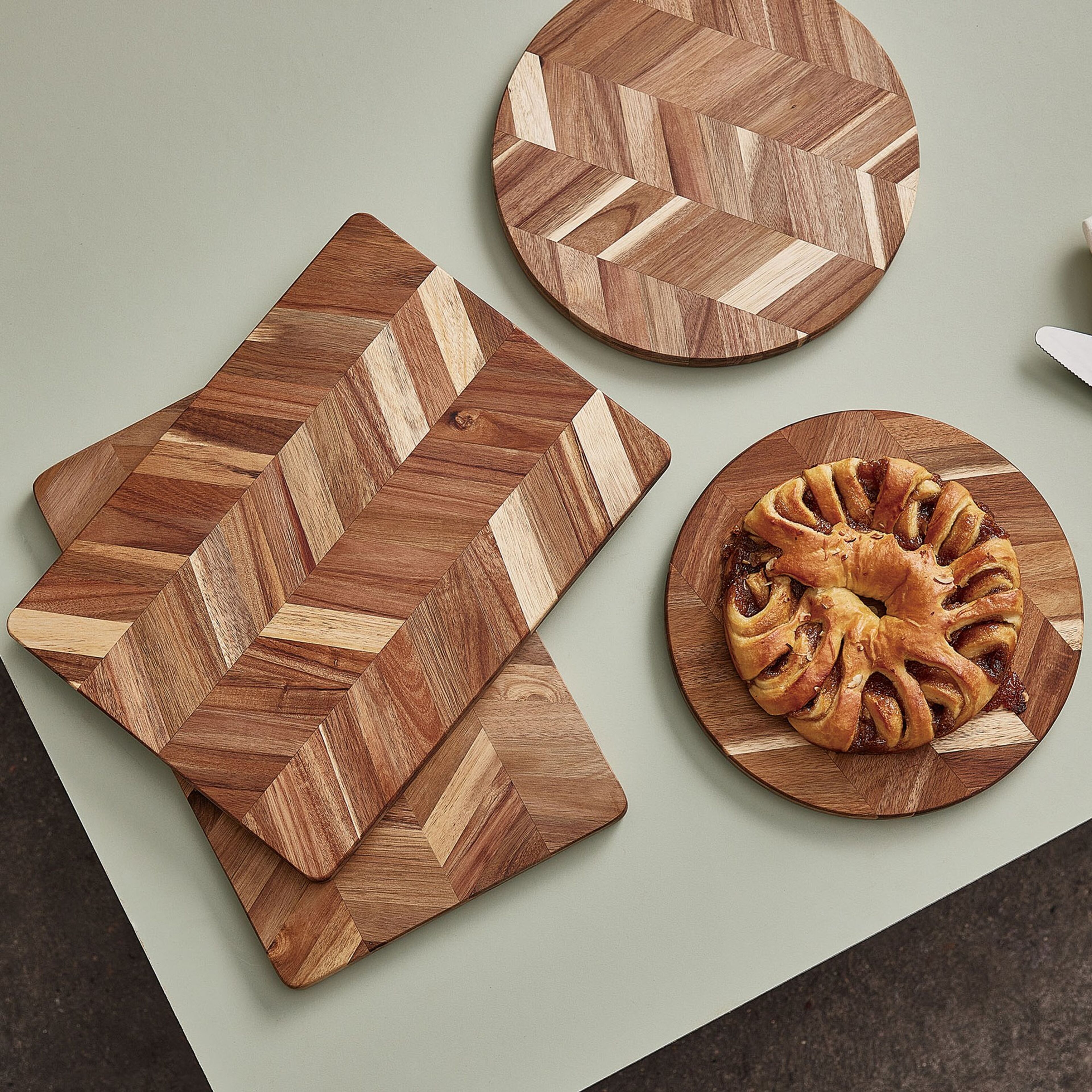 aida-herringbone-rundt-skaerebraet-28-cm-akacietrae-aida89548-53659-2