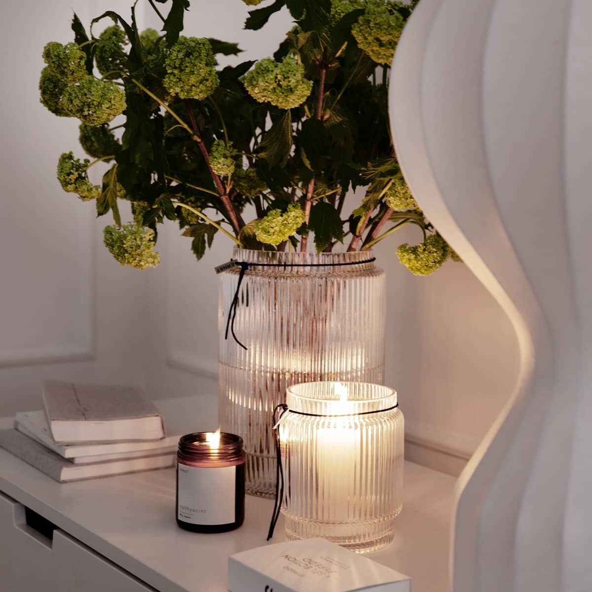 Glasvas med randing struktur, 28 cm