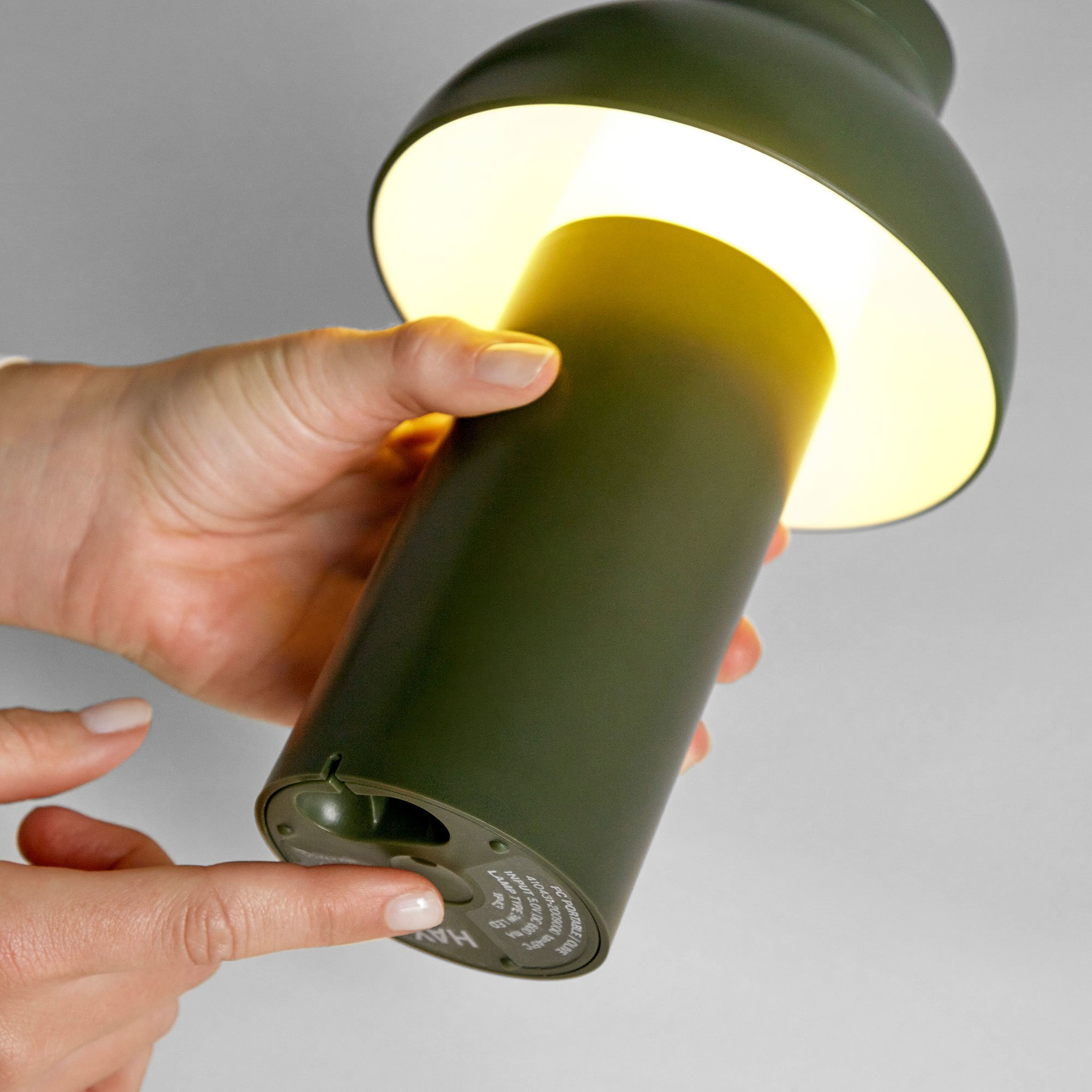 hay-pc-portable-bordlampe-olive-ab091-a682-58163-7
