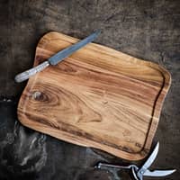 RAW Skjærebrett med saftrenne Teaktræ