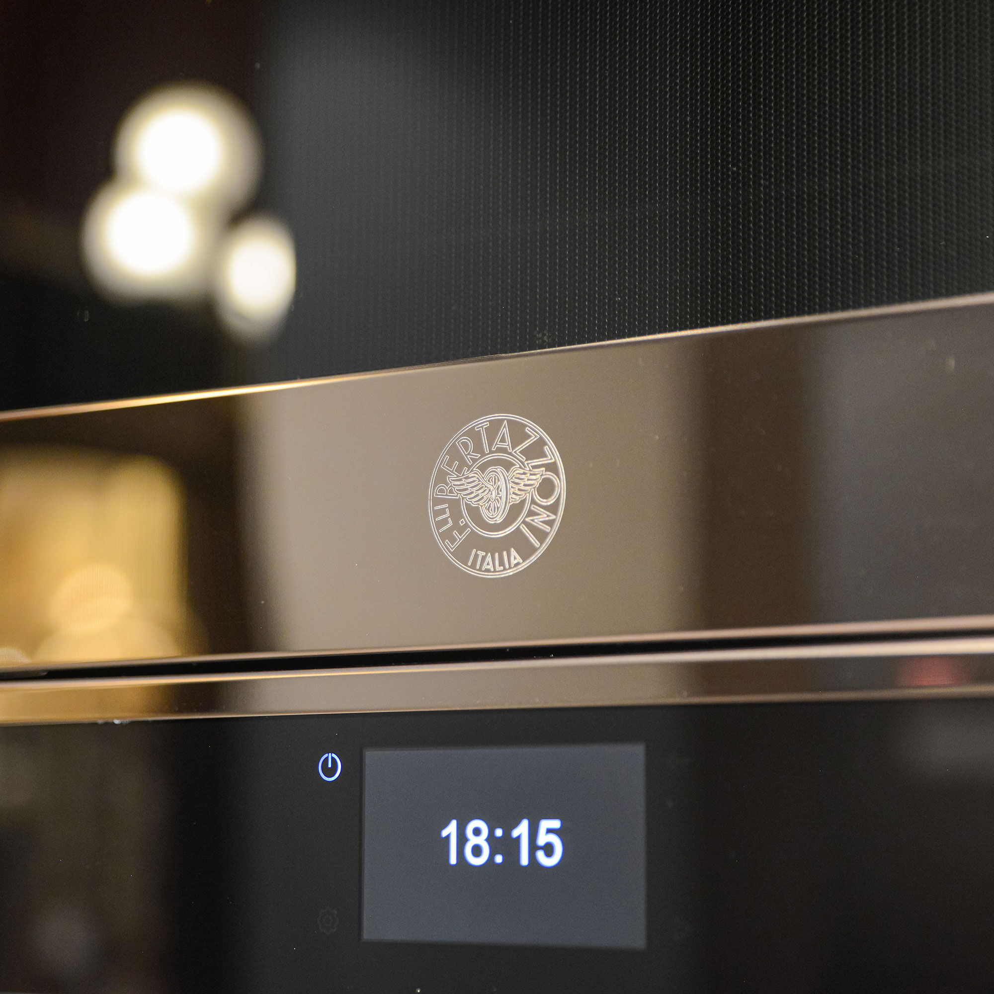 FMOD6117PTM3 Modern varmluftsugn med pyrolys 80 liter, brons