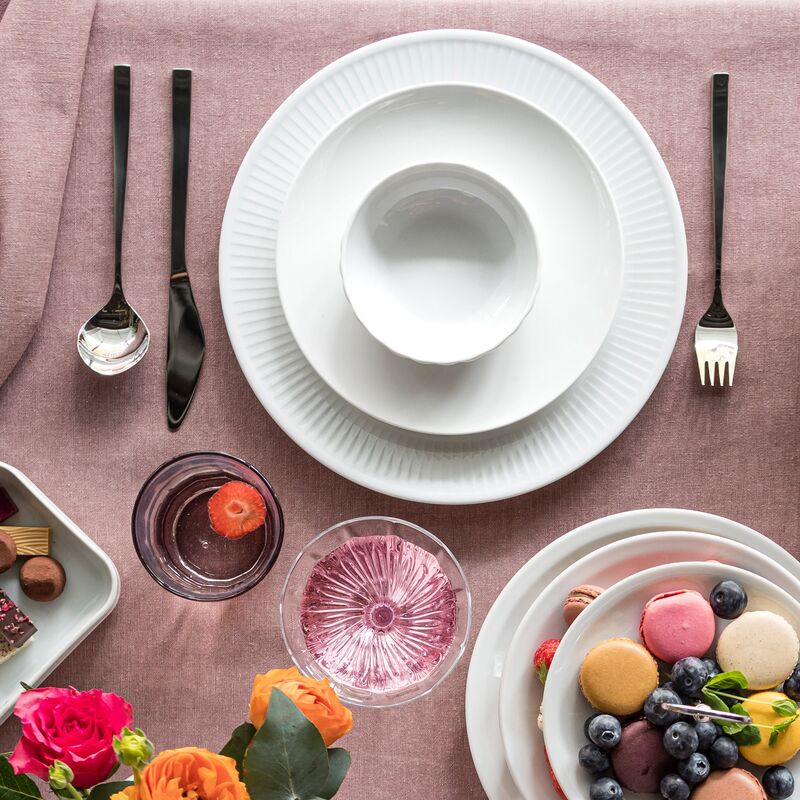 Hvid Plissé tallerken, Ø 28 cm.