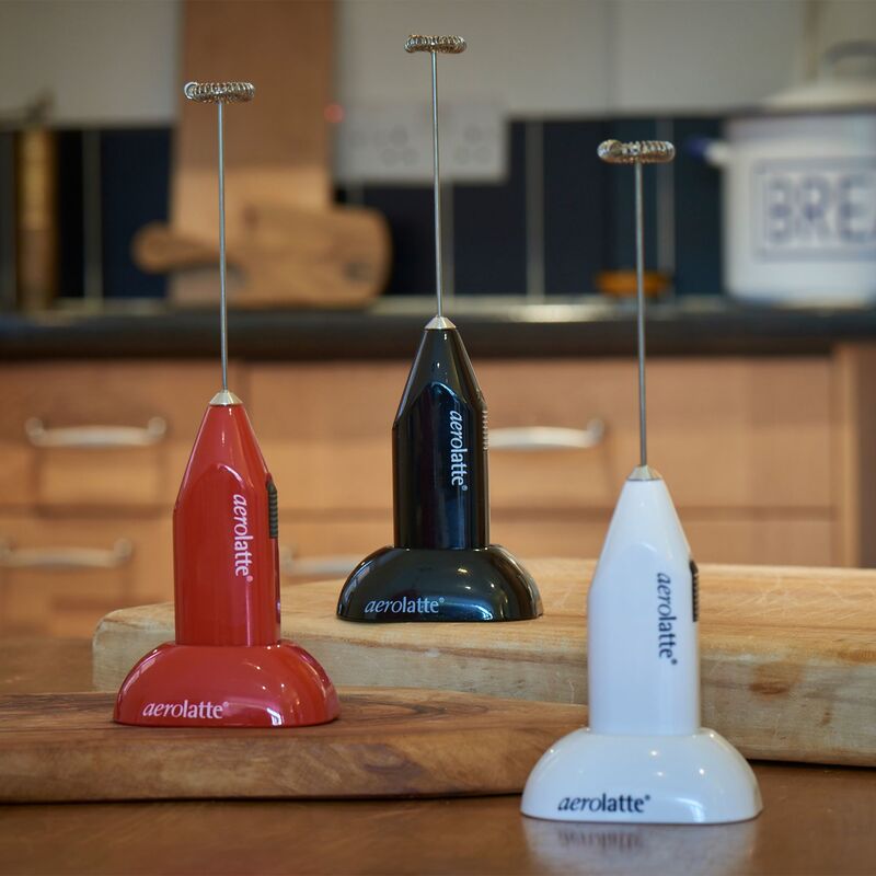 Mjölkskummare med hållare, svart