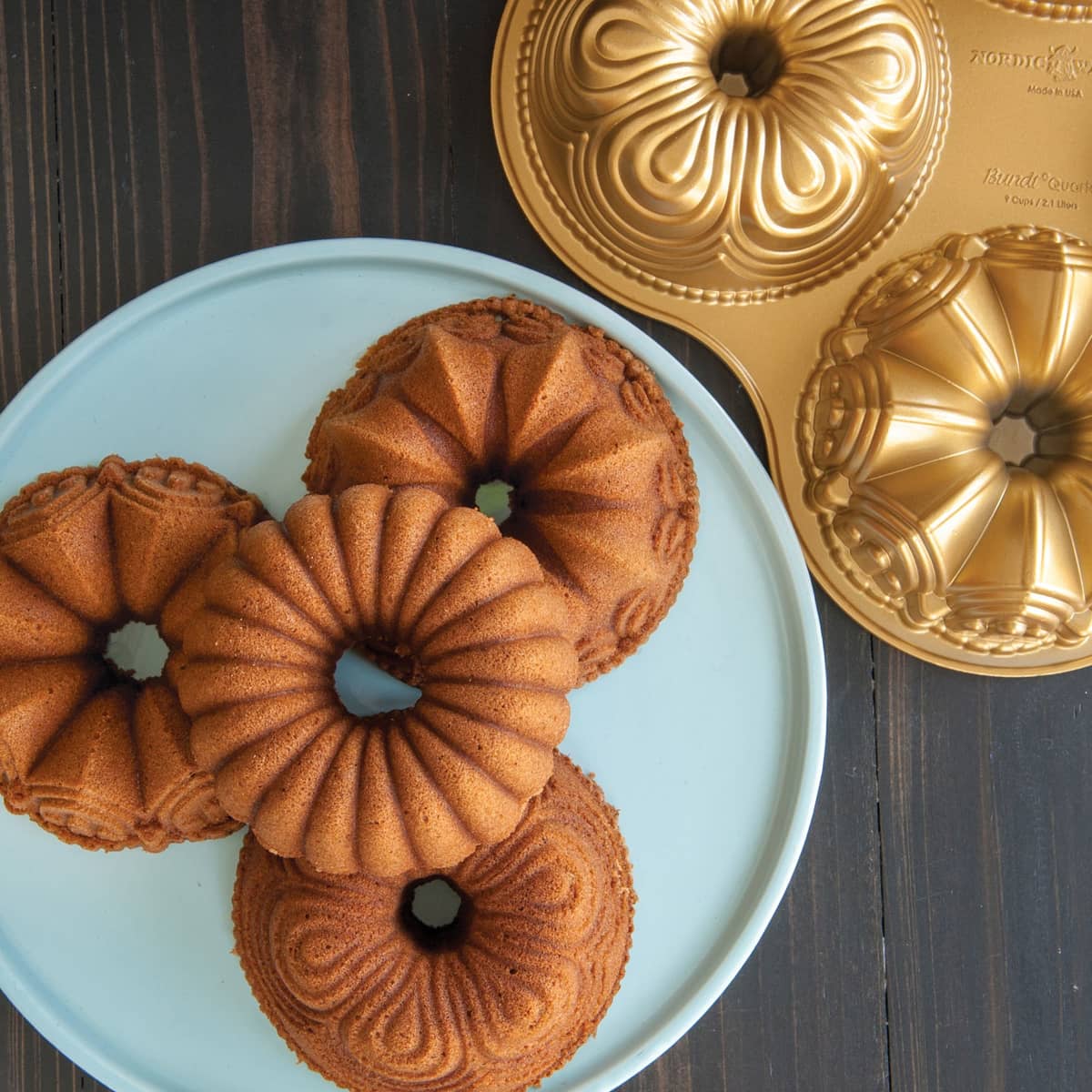 Bakformar 70 Anniversary Gold
