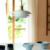 Dyberg Larsen DL31 pendellampa, vit/mässing