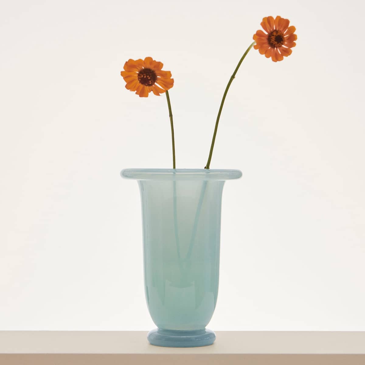 Empire (medium) vas, ice blue
