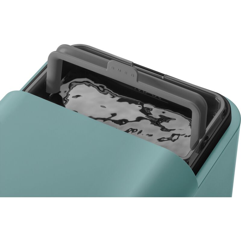 BCC02EGMEU espressomaskin med mjölkskummare, smaragdgrönn