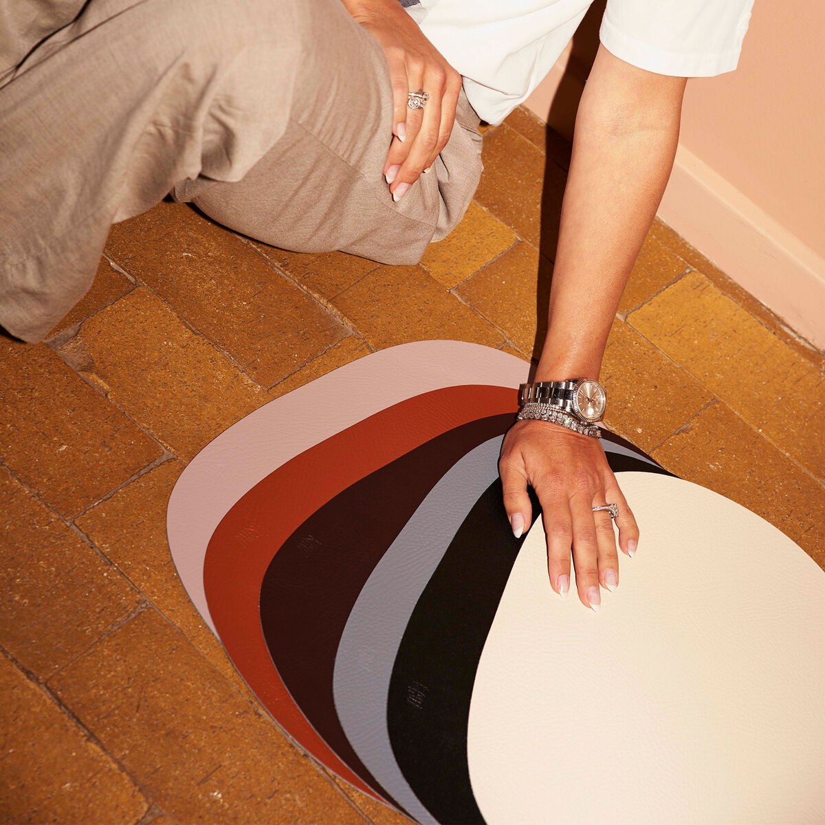 Raw genbrugslæder dækkeserviet, warm nude