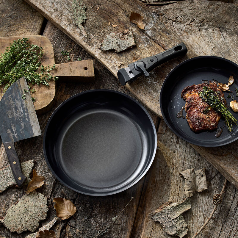 Holm paistinpannusetti irrotettavalla kahvalla, 24+28 cm