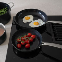 Combekk Stekepanne med stålhåndtak 28 cm, svart