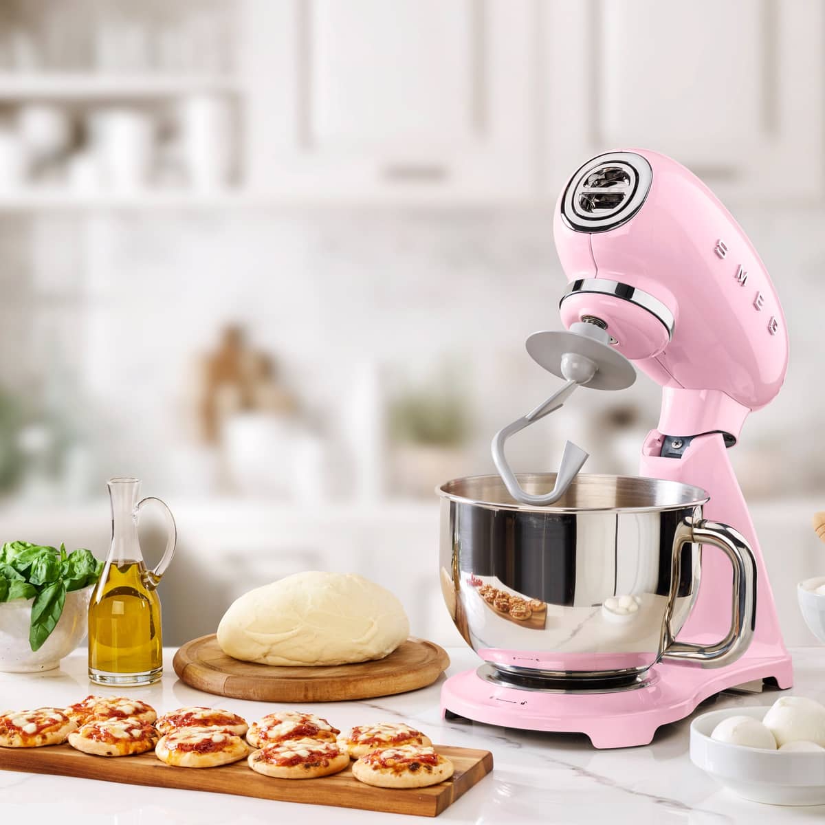 SMF03PKEU Køkkenmaskine 4,8 liter Full Farge Pastellrosa