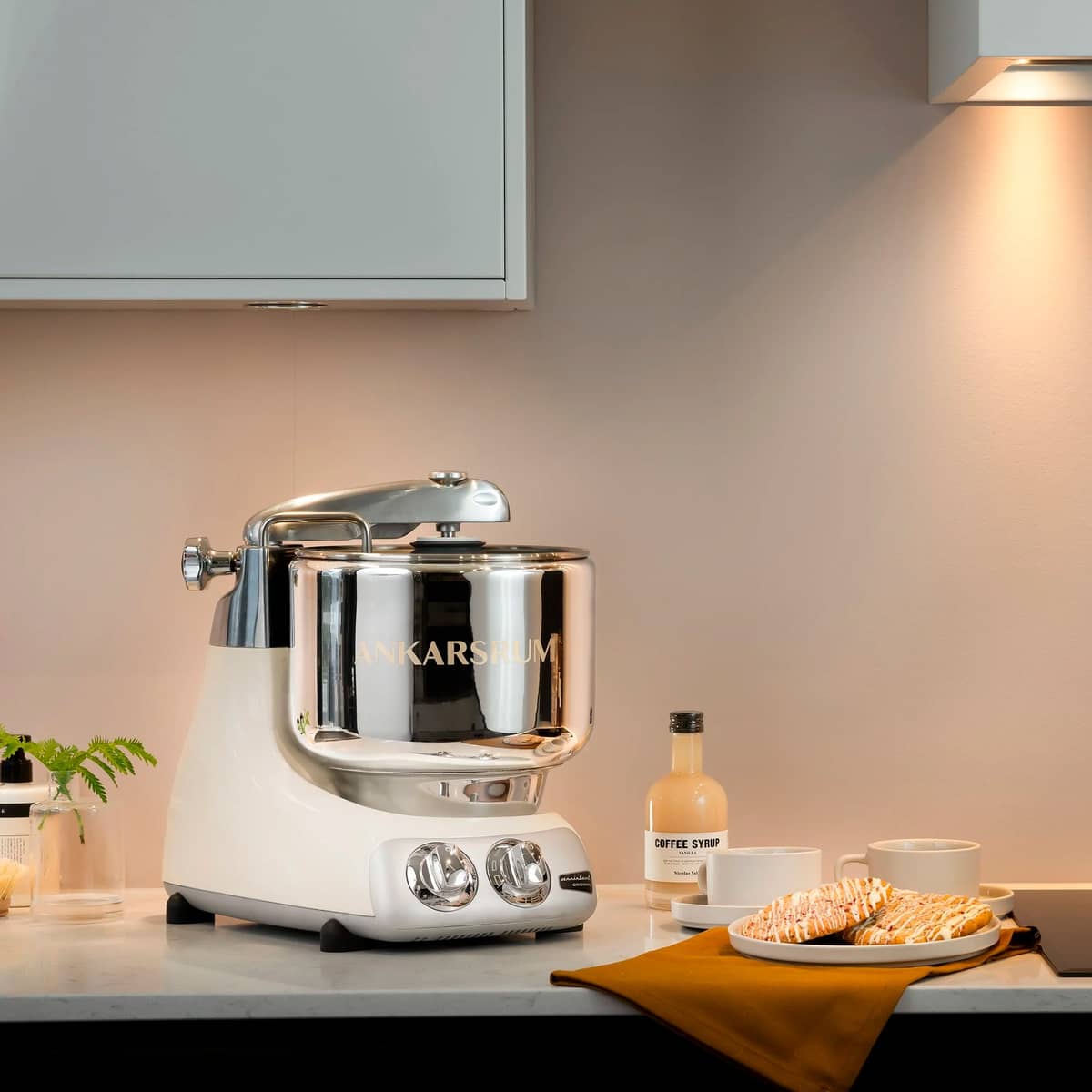 AKM 6230 Go Green köksassistent, creme