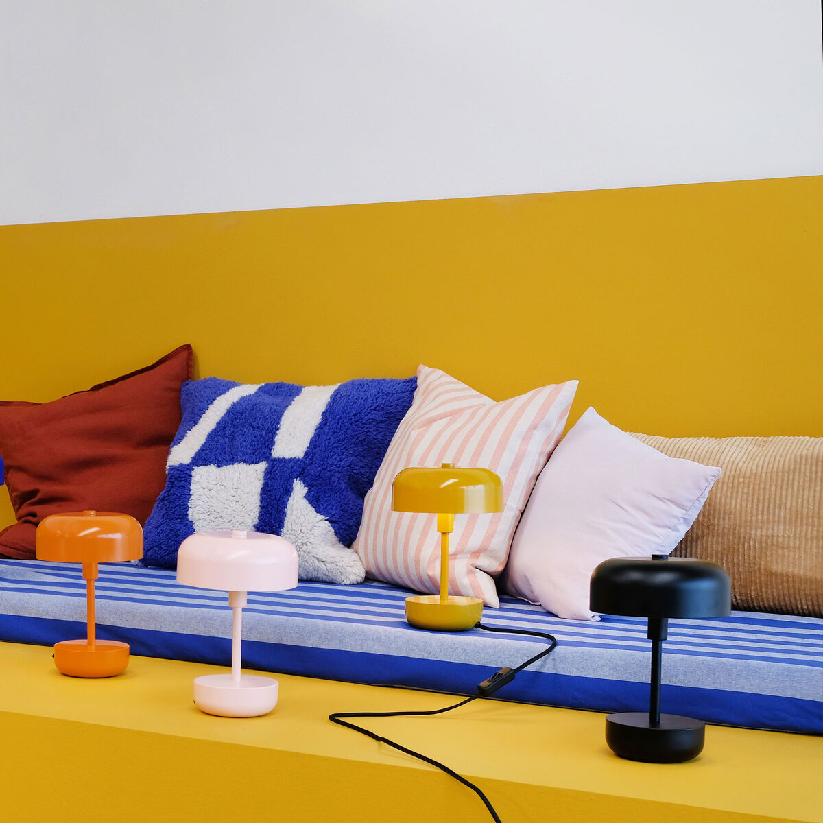 Haipot genopladelig LED bordlampe, sort
