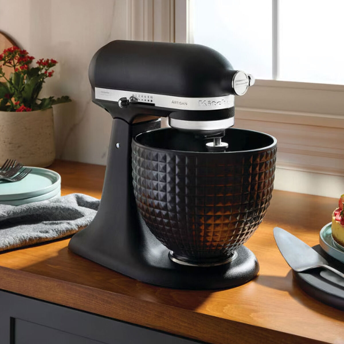 5KSM156CXEBK artisan yleiskone 4,7 litraa, black on black