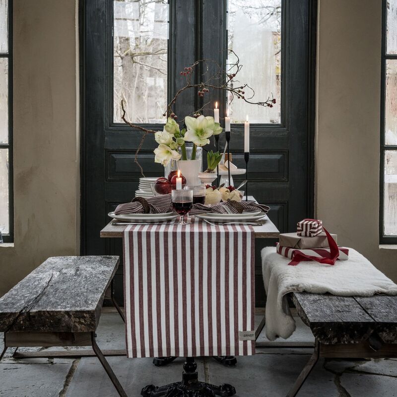 Löpare bred rand 45x250 cm, röd/vit